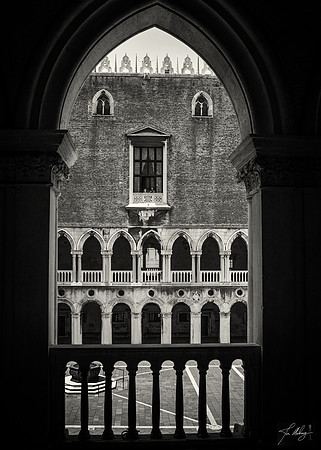 Venice Crying Wall-1